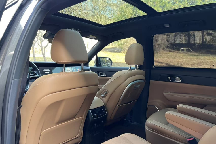 理想汽车 理想ONE 2021款 增程6座版中控内饰7004