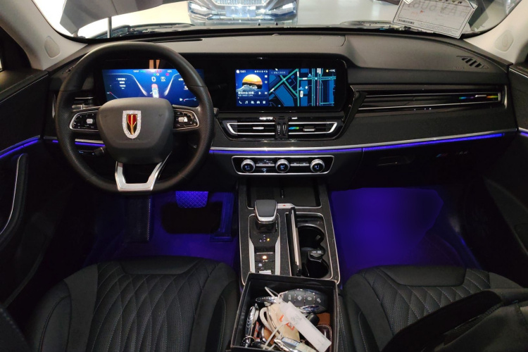 红旗HS5 2023款 2.0T 旗享Pro版中控内饰12