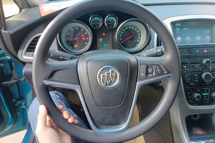 别克 英朗 2014款 XT 1.6L 自动时尚版中控内饰13