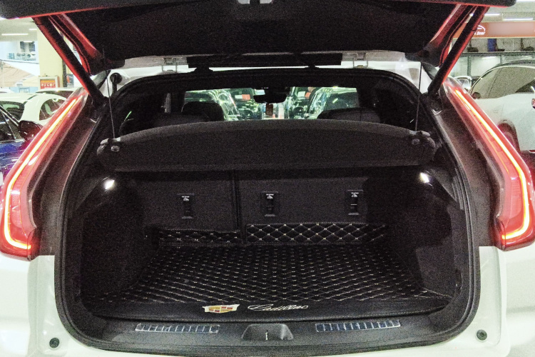 凯迪拉克XT4 2020款 改款 28T 四驱铂金运动版机舱底盘23