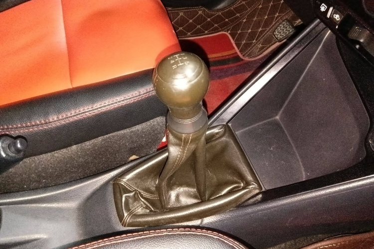 丰田 威驰 2014款 1.3L 手动超值版局部细节9001