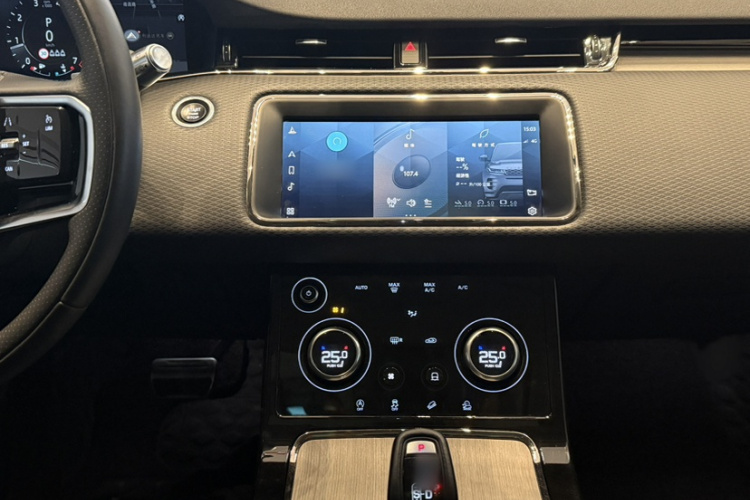 路虎 揽胜极光 2021款 极光L 249PS R-Dynamic S 性能版中控内饰7001