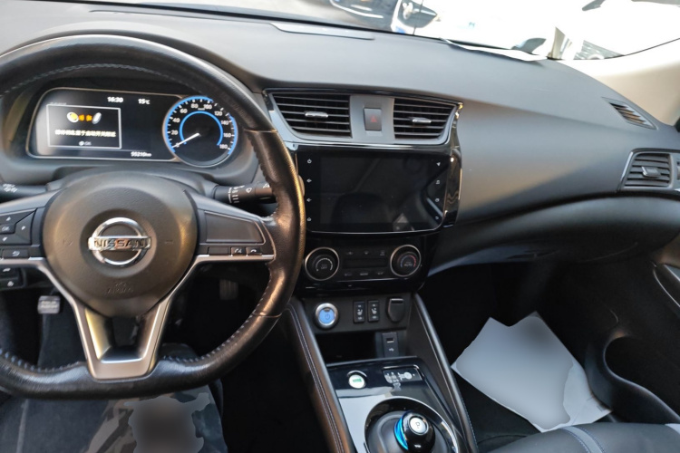 日产 轩逸·纯电 2018款 智尊版中控内饰12