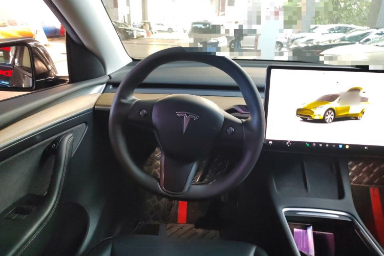 特斯拉 Model Y 2022款 改款 长续航全轮驱动版中控内饰13