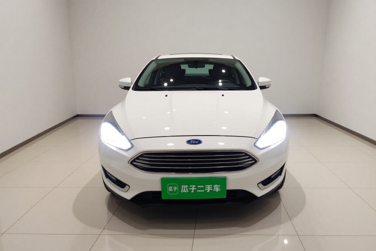 福特 福克斯 2015款 三厢 EcoBoost 125 自动超能风尚型车身外观2