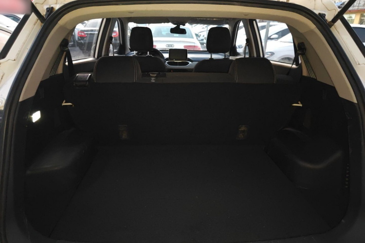 宝骏510 2019款 1.5L 手动劲享型77kW 国VI机舱底盘23