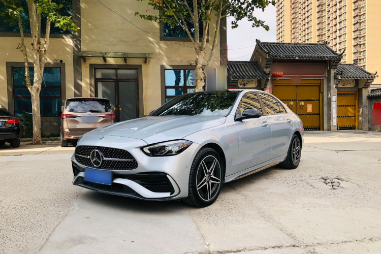 奔驰C级 2023款 改款 C 260 L 皓夜运动版车身外观1