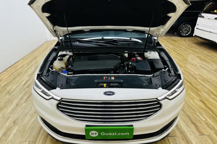 福特 金牛座 2019款 EcoBoost 245 尊享版局部细节24