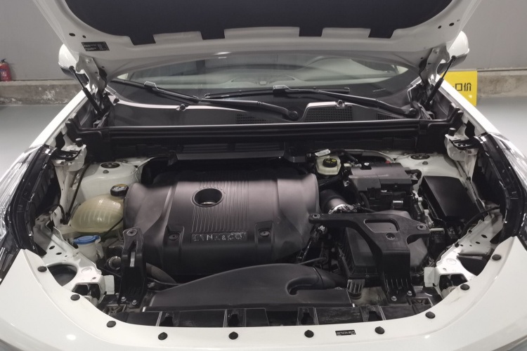 领克01 2019款 2.0T 两驱型Pro版 国VI机舱底盘24