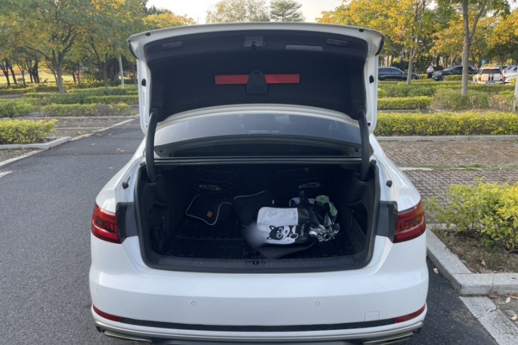 奥迪A4L 2019款 40 TFSI 时尚型 国VI局部细节23