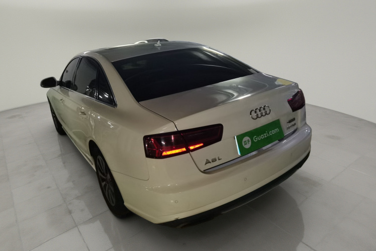 奥迪A6L 2016款 30 FSI 舒适型车身外观5