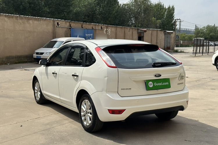 福特 福克斯 2013款 两厢经典 1.8L 手动百万纪念版车身外观6001