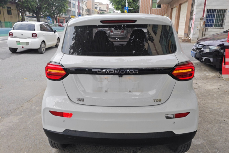 零跑汽车 零跑T03 2023款 310轻享版车身外观6