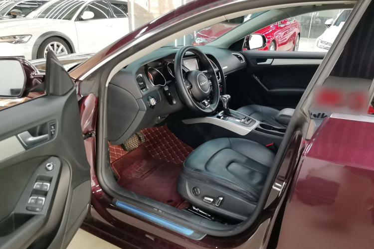 奥迪A5 2014款 Sportback 45 TFSI中控内饰7002