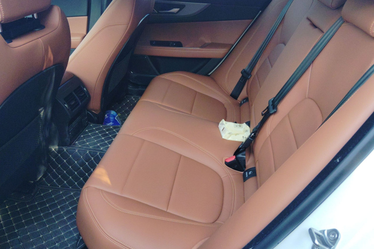 捷豹XEL 2025款 2.0T 250PS R-DYNAMIC 90周年典藏版中控内饰21