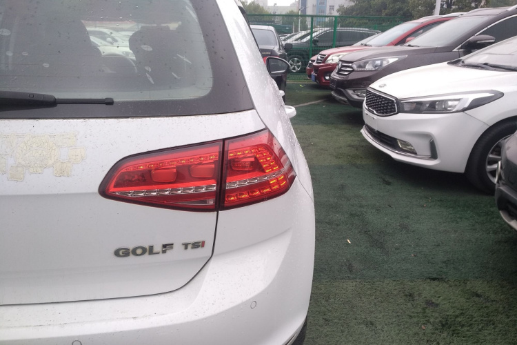 大众 高尔夫 2014款 1.4TSI 手动舒适型车身外观9