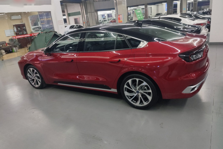 福特 蒙迪欧 2025款 2.0T EcoBoost 至尊型车身外观4