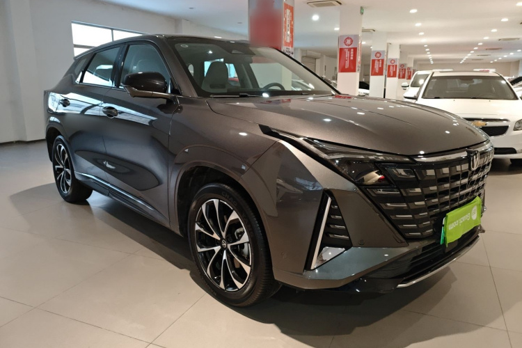 长安UNI-Z新能源 2024款 蓝鲸智电iDD 125km 卓越型车身外观3