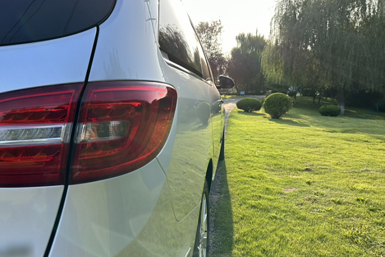 别克GL8 2018款 28T 豪华型 国VI车身外观6008