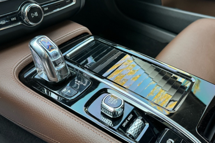 沃尔沃S90新能源 2019款 T8 E驱混动 智雅版 国V中控内饰7007