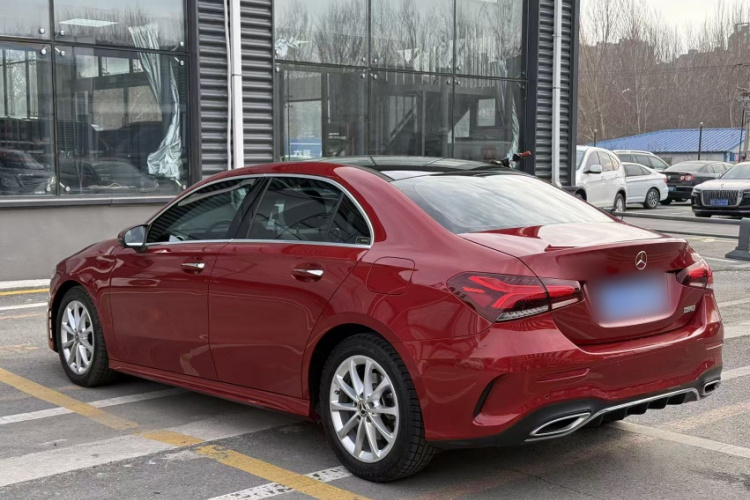 奔驰A级 2019款 改款 A 200 L 运动轿车车身外观6003