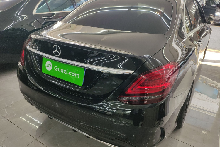 奔驰C级 2019款 改款 C 260 L 运动版车身外观7