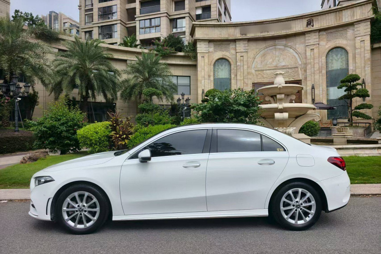奔驰A级 2021款 A 200 L 运动轿车动感型车身外观6002
