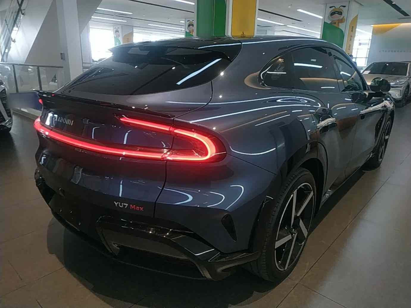 小米汽车 小米YU7 2025款 超长续航高性能四驱Max版(4)