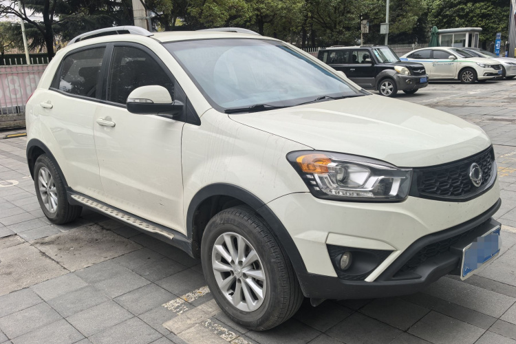 双龙 柯兰多 2014款 2.0L 汽油两驱自动精英导航版车身外观6002