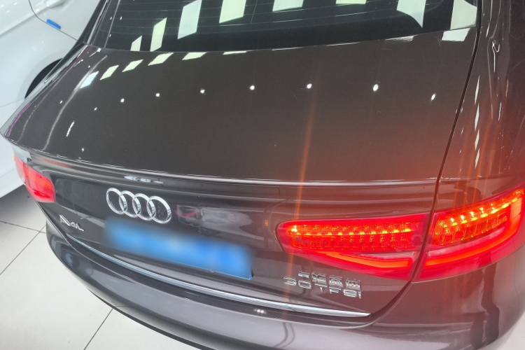 奥迪A4L 2016款 30 TFSI 典藏版 自动舒适型车身外观6