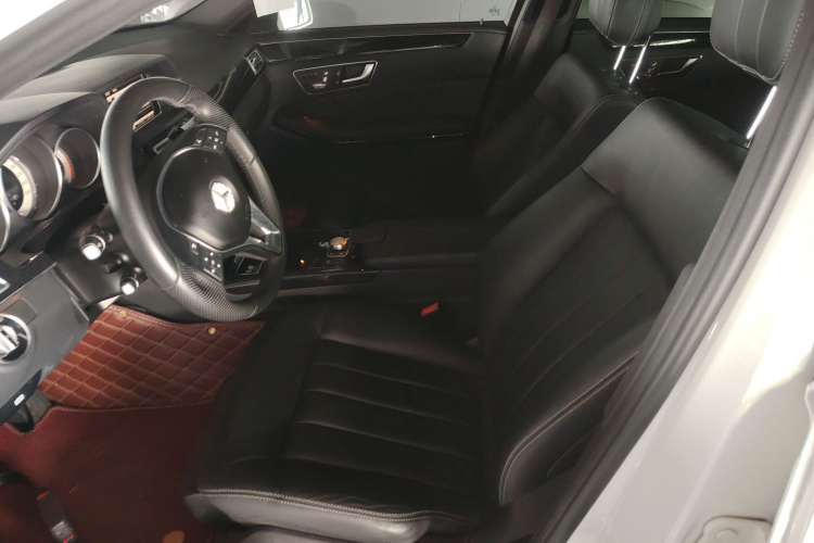 奔驰E级 2014款 E 300 L 运动型局部细节19