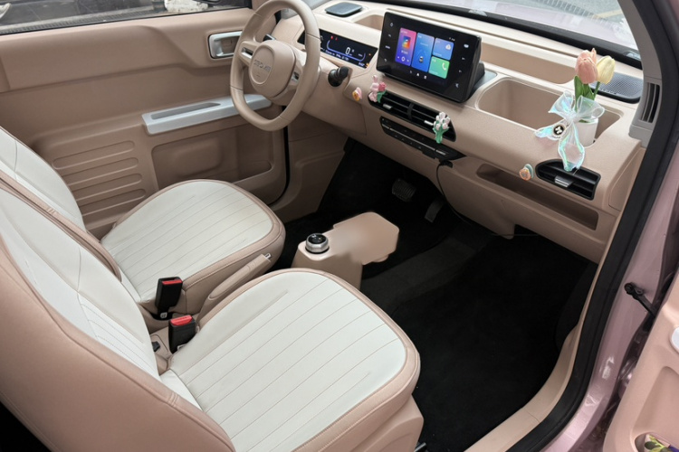 吉利银河 2023款 熊猫mini 200km 耐力熊中控内饰7007