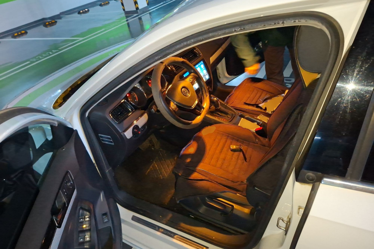 大众 速腾 2017款 1.6L 自动舒适型中控内饰20