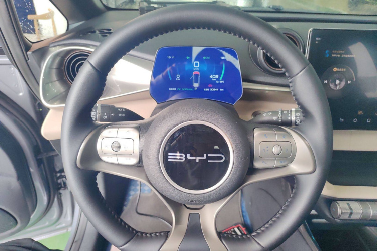 比亚迪 海豚 2023款 420km 时尚版中控内饰13