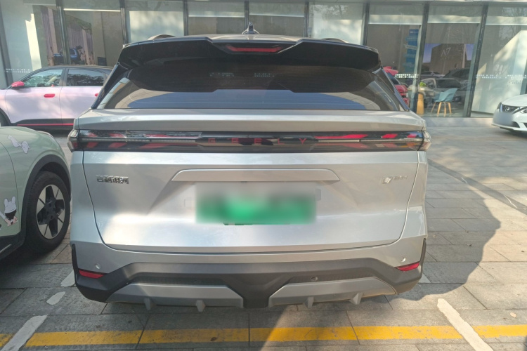 吉利银河 银河L7 2025款 EM-i 115km 探索+版车身外观6