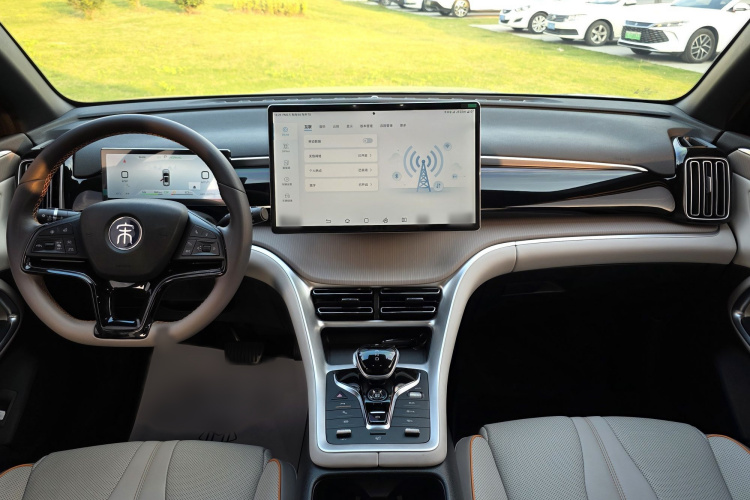 比亚迪 宋Pro新能源 2023款 冠军版 DM-i 110KM卓越型中控内饰7004