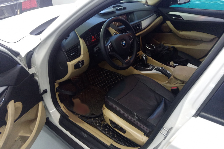 宝马X1 2014款 sDrive18i 领先型中控内饰7003