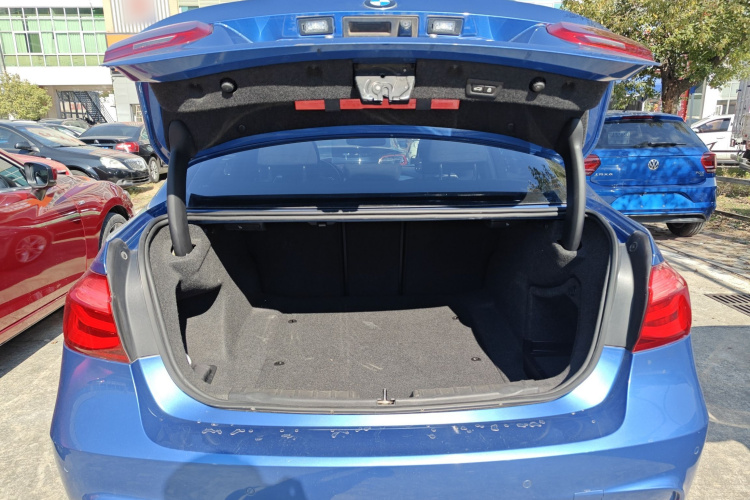 宝马3系 2017款 320i M运动型机舱底盘23