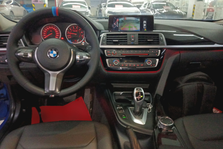 宝马3系 2017款 320Li M运动型中控内饰7002