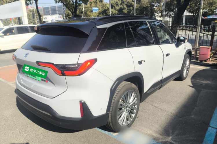 蔚来ES6 2020款 420KM 运动版车身外观6005