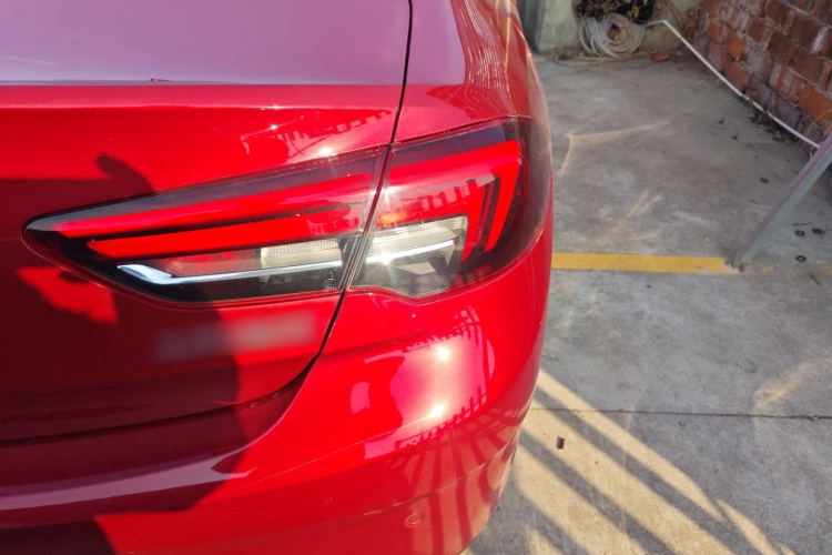 别克 君威 2017款 28T 尊享型车身外观9