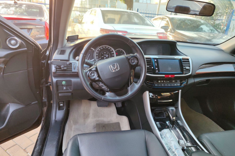 本田 雅阁 2016款 2.4L 豪华版中控内饰13