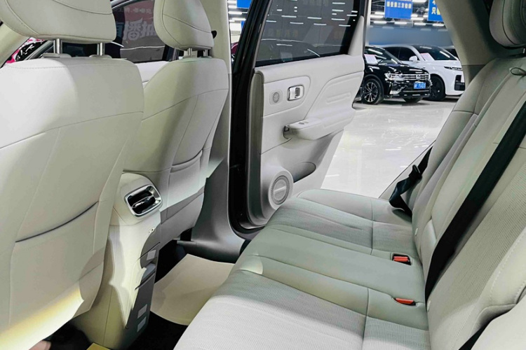 零跑汽车 零跑B10 2025款 510激光雷达版中控内饰7002