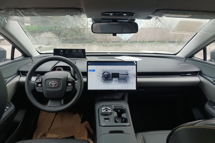 丰田bZ5 2025款 550 PRO智行版中控内饰7002