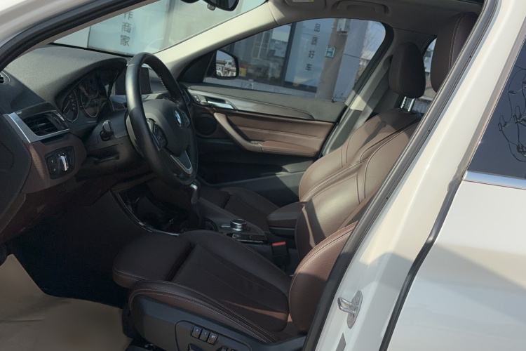 宝马X1 2016款 xDrive20Li 豪华型局部细节19