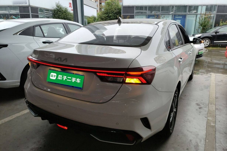 起亚K3 2024款 1.5L CVT豪华智享版车身外观7