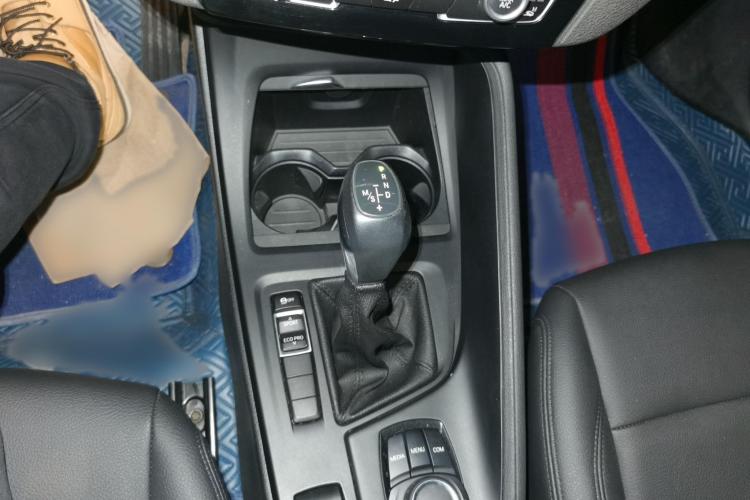 宝马X1 2019款 sDrive18Li 时尚型中控内饰7003