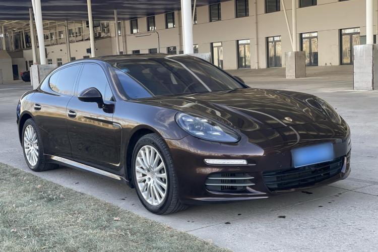 保时捷 2014款 Panamera 4 3.0T车身外观3