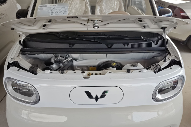 五菱汽车 宏光MINIEV 2024款 第三代 215km 青春版机舱底盘24