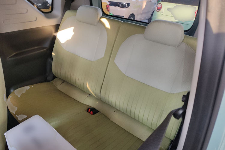 吉利银河 2023款 熊猫mini 200km 耐力熊中控内饰21